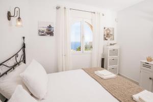 A bed or beds in a room at Casa Frederyk Még 37 kép