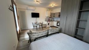 A kitchen or kitchenette at ONLY THE BEST 5 tra Venezia e Treviso