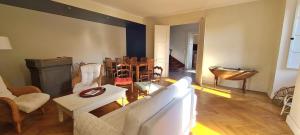 Posedenie v ubytovaní Les Hauts de St Jacques maison d'exception 300m2, jardin arboré 2000m2 + 34 fotografií