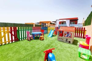 Herní místnost nebo prostor pro děti v ubytování Villa Mini Golf