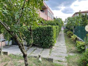 A garden outside ONLY THE BEST 5 tra Venezia e Treviso