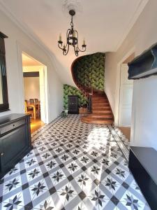 Posteľ alebo postele v izbe v ubytovaní Les Hauts de St Jacques maison d'exception 300m2, jardin arboré 2000m2