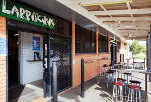 Restoran atau tempat lain untuk makan di Upper Ross Hotel