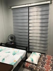 Een badkamer bij 2-Storey Rental Unit w/ Garage in Balanga Bataan