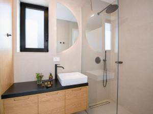 A bathroom at Fairytale Villas