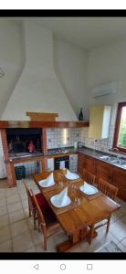 A kitchen or kitchenette at Green Garden