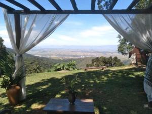 Uma vista da montanha tirada do hotel 