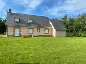 Fotografia z galérie ubytovania Grande Maison familiale proche mer 10personnes v destinácii Auberville-la-Manuel