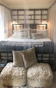 Voodi või voodid majutusasutuse Serene Rustic Farmhouse Mountain Cottage (Sleeps 4) toas +30 fotot