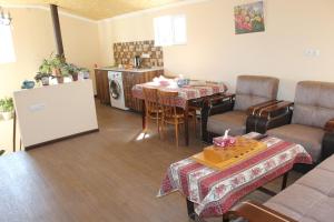Küche/Küchenzeile in der Unterkunft Runada B&B