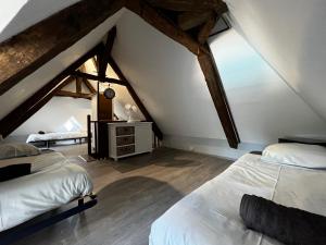 Posteľ alebo postele v izbe v ubytovaní Presbytère de Chauffour-sur-Vell