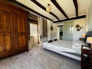 Posteľ alebo postele v izbe v ubytovaní Presbytère de Chauffour-sur-Vell