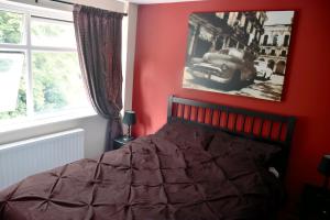 Gallery image of 2 bed apartment 5 minutes from airport & 5 minutes walk to Village in Baguley