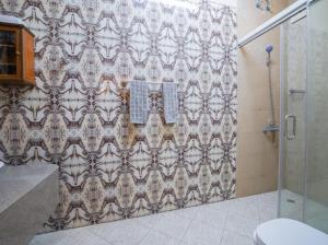 Heritage Home Guest House的一间浴室
