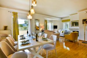 Η κουζίνα ή μικρή κουζίνα στο Bella Dassia