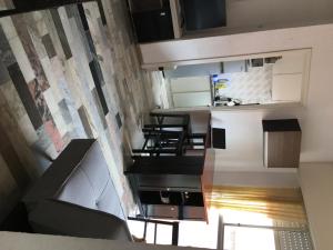 een keuken en een woonkamer bij Punta del Este, Uruguay , Península. 2 Dormitorios in Punta del Este