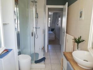 Łazienka w obiekcie Sweet home en plein coeur de Quimper