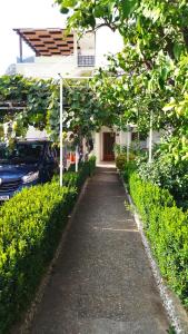 Gallery image of Terrace & View Brist in Brist