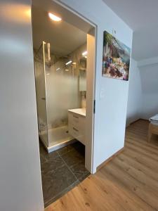 Koupelna v ubytování Private Zimmer HoAp