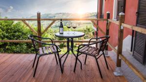 Balkón alebo terasa v ubytovaní B&B Miellò nelle Langhe