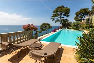 Bazén v ubytovaní Sea View Suite Apartment In Historic Villa, Exclusive Experience alebo v jeho blízkosti