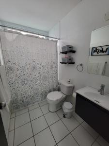 Een badkamer bij Brisas De Hacienda (Close to Hacienda Campo Rico)