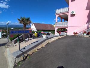 Tòa nhà nơi căn hộ tọa lạc