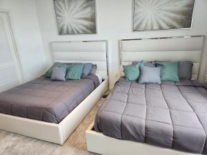 Ένα ή περισσότερα κρεβάτια σε δωμάτιο στο Wonderful 1 bedroom condo in Midtown. +11 φωτογραφίες