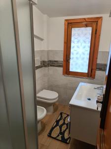 Bathroom sa Appartamento nel verde adatto alle famiglie Reg Lazio ID 16838