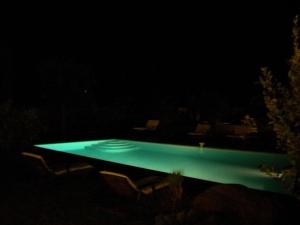 Zdjęcie z galerii obiektu LUXURY 270M² HOUSE OF CHARACTER IN OLD STONES WITH HEATED POOL, NEAR CALVI w mieście Calenzana