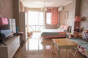 Xiao Yu Residential Apartment Near Jiefangbei and Hongya Cave客房内的一张或多张床位