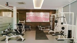 The fitness centre and/or fitness facilities at K Gallery Hotel