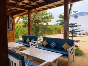 Rõdu või terrass majutusasutuses Sandbanks Beach Villas, Morjim