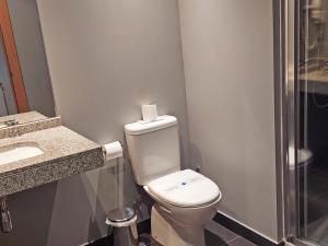 Un baño de The Lodge at Ribasol