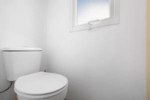 A bathroom at COUNTRY HOME