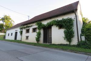 Budova, kde se penzion – hostinec nachází