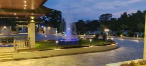 Басейн в Soaltee Westend Resort Chitwan або поблизу