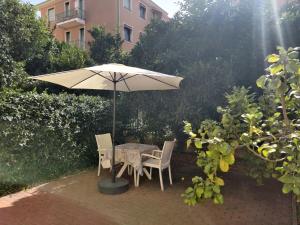 Vonkajšia záhrada v ubytovaní Appartamenti con giardino e posto auto per famiglie
