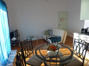 TV a/nebo společenská místnost v ubytování Trogir Yellow House