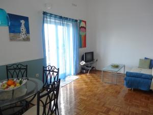 TV a/nebo společenská místnost v ubytování Trogir Yellow House