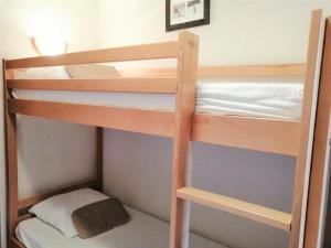 Tempat tidur susun dalam kamar di Appartement Morillon 1100, 2 pièces, 6 personnes - FR-1-412-38
