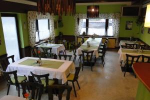 Restoran või mõni muu söögikoht majutusasutuses Gasthof Papillon