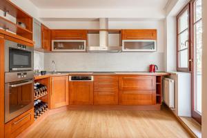 Kuchyň nebo kuchyňský kout v ubytování dv home