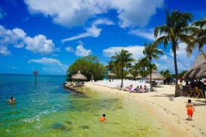 Beach sa o malapit sa holiday home