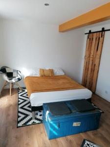 Posteľ alebo postele v izbe v ubytovaní Appartements cosy rénovés et climatisés idéalement situés quartier Mourillon beach