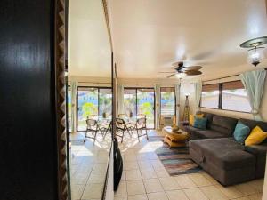 Posezení v ubytování Best Deal and Epic Location 2bd 2BA Ocean View