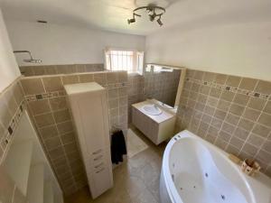 Kúpeľňa v ubytovaní Belle et grande villa pour des séjours en famille et entre amis