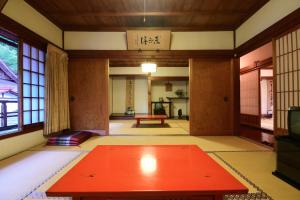 Stolní tenis v ubytování 高野山 宿坊 大明王院 -Koyasan Shukubo Daimyououin- nebo okolí