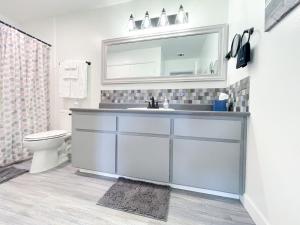 Gallery image of Trendy Ivy 2-bedroom Apartment Near Dt Coalinga in Coalinga