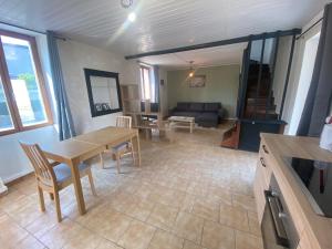 Kuchnia lub aneks kuchenny w obiekcie Maison indiv au cœur du vignoble champenois